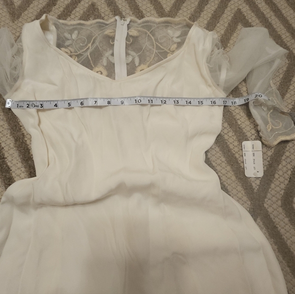 Chic Long Sleeve White Dress - Picture 7 of 7